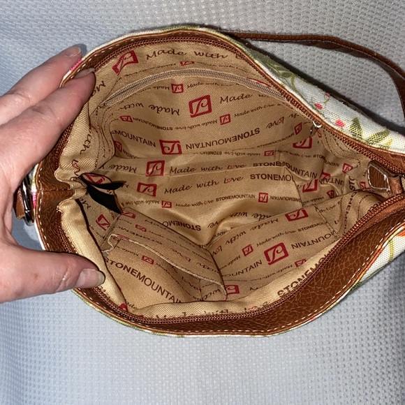 Stone Mountain Floral Canvas and Faux Leather Shoulder Bag EUC - Picture 8 of 10